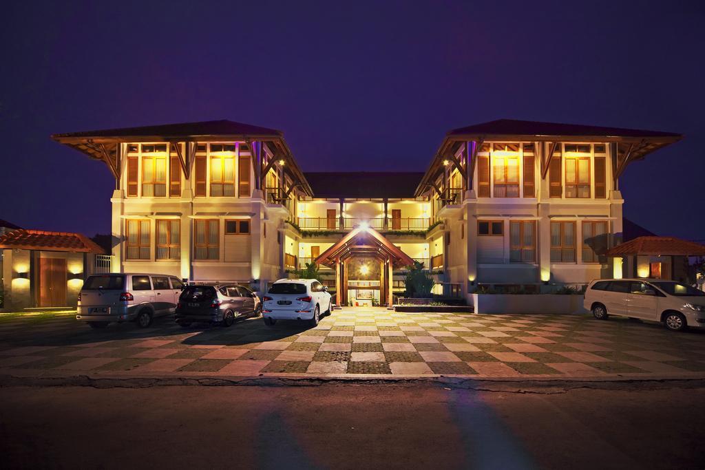 Villa Damar Boutique Hotel Bandung Buitenkant foto